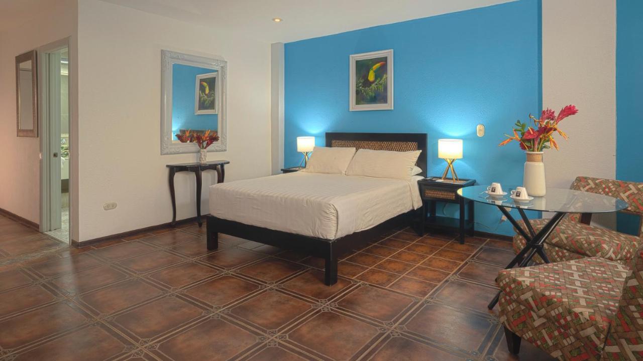 Blue Mirador Hotel Manuel Antonio Exteriör bild